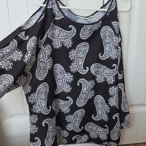 New York & Company Black and White Paisley Cold-Shoulder Tank Top